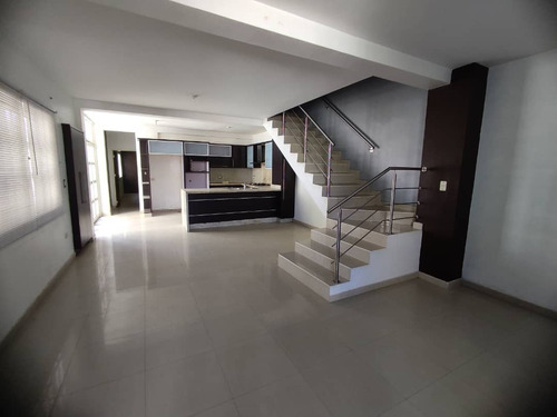 Imagen 8 de 12 de Hermosa Casa En La Mantuana // 04146878567
