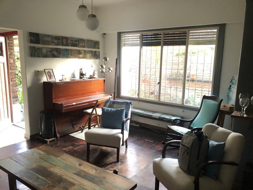 Imagen 1 de 14 de Casa Venta 3 Ambientes La Lucila Jardín