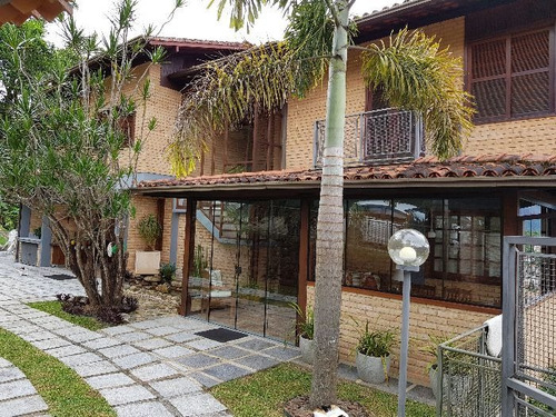 Casa De Condomínio À Venda Na Rua D, Braunes, Nova Friburgo - Rj - Liv-7661