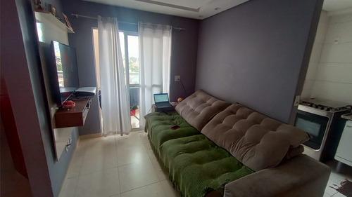 Apartamento 55 M2 Com Suíte E Varanda Ampla.
