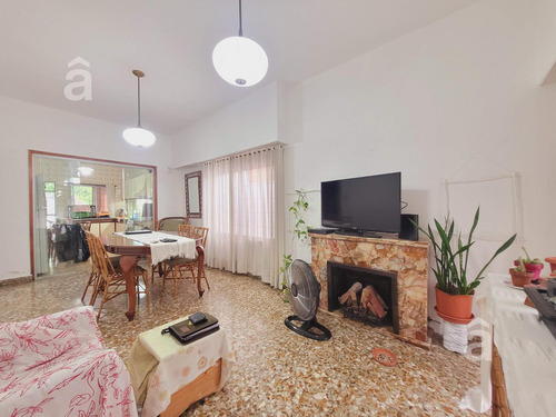 Casa En Villa Ballester - Venta - Lote Propio - Multifamiliar.