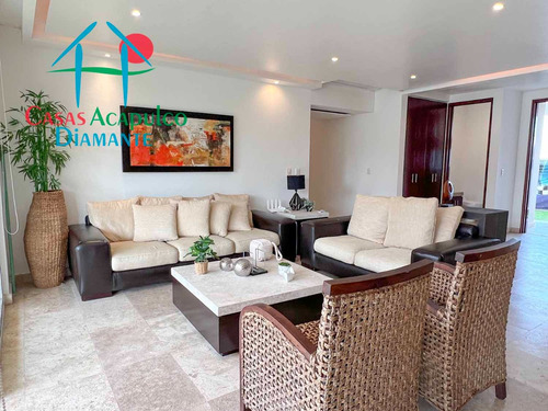 Cad Vidamar Residencial C1 D 101. Terraza Con Jacuzzi Y Salida Al Jardín