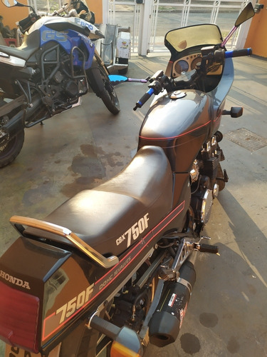 Imagem 6 de 11 de Honda Cbx 750