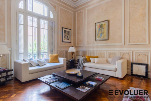 Magnífica Casa De Estilo Para Vivienda, Oficinas O Desarrollo En Barrio Norte