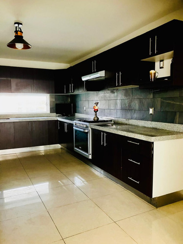 Casa Como Nueva, Muy Comoda Y Segura. En Tahona Zacatecas