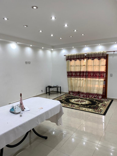 Imagen 6 de 16 de Permuta - Excelente Casa De 4 Ambientes En Venta - Moron