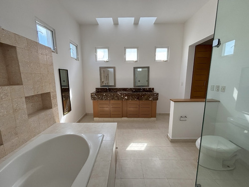 Casa Sm19 C/ 3 Recamaras, Alberca, Jardin, En Privada C/ Áreas Verde Y Seguridad
