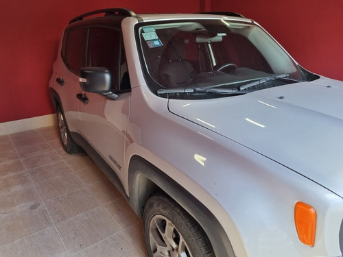 Imagen 3 de 15 de Jeep Renegade 2018 1.8 Sport
