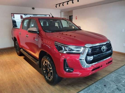 Toyota Hilux 2.8 D-4D TURBO DIESEL CD SRX 4X4 AUTOMÁTICO