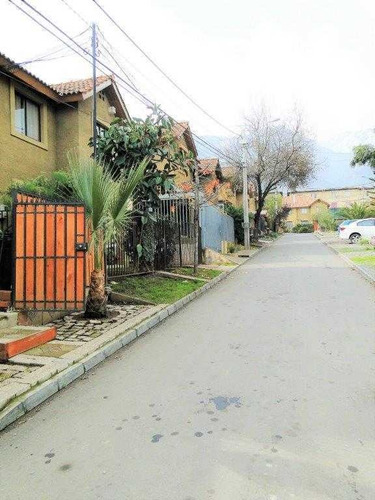 Imagen 5 de 23 de Comoda Casa, Seguridad Frente A Linda Plaza