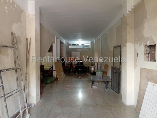 Amplio Local Comercial En Venta En Pleno Centro De Barquisimeto, A Pie De Calle En La Avenida 20 - M -c -t- #// Monica Carrasquel, Rah Centro Occidente /*# Oportunidad De Inversion