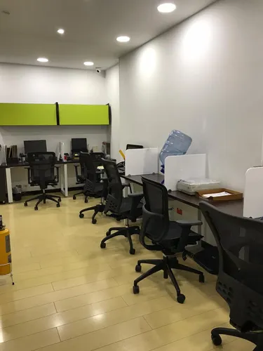 Oficina En Arriendo/venta En Chico Norte. Cod V1094025