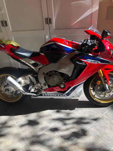 Imagen 8 de 8 de Honda Cbr1000rr Sp1