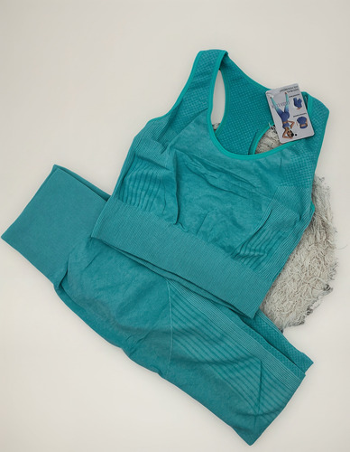 Conjunto Deportivo Top Calza Larga Frunce Levanta Cola