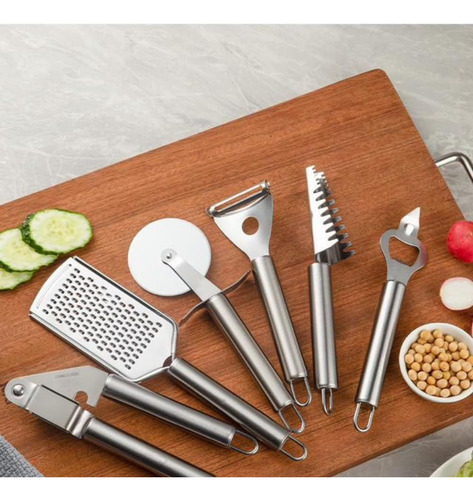 Los Utensilios De Cocina Establecen Nuevos Elementos Esencia