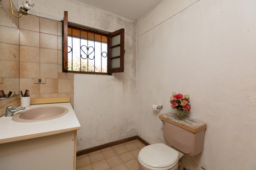 Peñaflor / Parcela De 5.200 M2. Casa 187 M2.