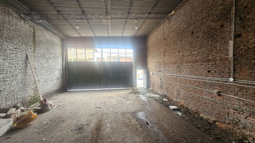 Alquiler Galpón De 282 M² - B° Castañeda