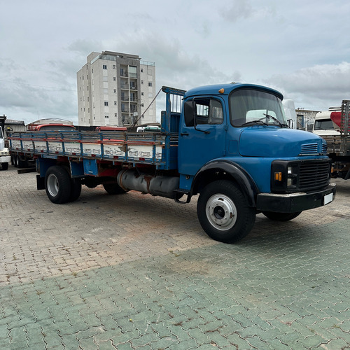 Mb 1113 4x2 Carga Seca