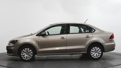 Imagen 2 de 15 de Volkswagen Vento 2018 1.6 Starline Mt