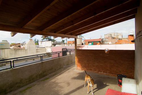 Ph En Venta - 3 Dormitorios 1 Baño - 69mts2 Cubiertos - Lomas Del Mirador