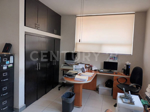 Oficina En Venta En Col. Mitras Centro En Monterrey