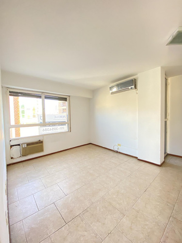 Departamento En Venta De 2 Dormitorios Al Frente Del Paseo Buen Pastor En Barrio Nueva Córdoba.