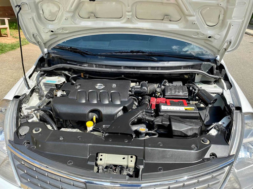Nissan Tiida 2010 1.8 Premium 5 P