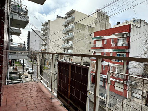 Venta De Departamento De 3 Ambientes Con Balcón En Wilde