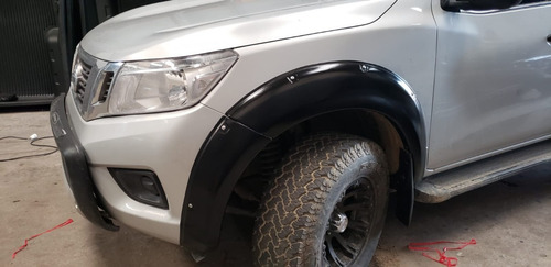 Fender Negros Con Agujeros Nissan Frontier 2016