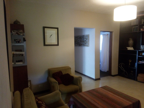 Casa De Diseño, Alta Gama, Moderna En La Cumbre