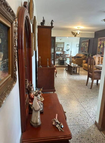 Leandro Inzitu Realtors Vende Apartamento En Venta En Res Santiago Urb Camoruco Valencia Edo Carabobo