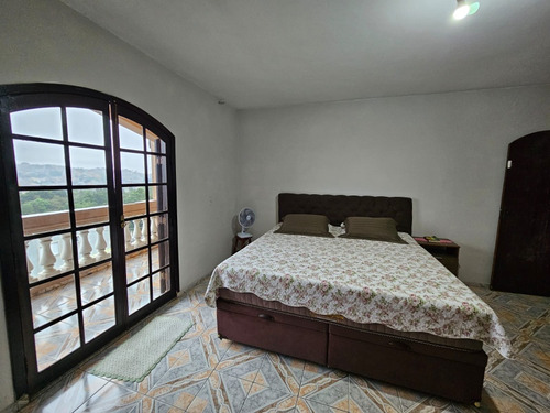 Casa De 3 Quartos E 4 Banheiros ,sendo Uma Suíte!!