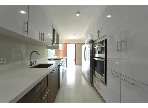 Hermoso Apartamento En Alquiler En Lomas De Las Mercedes 216,67 M2