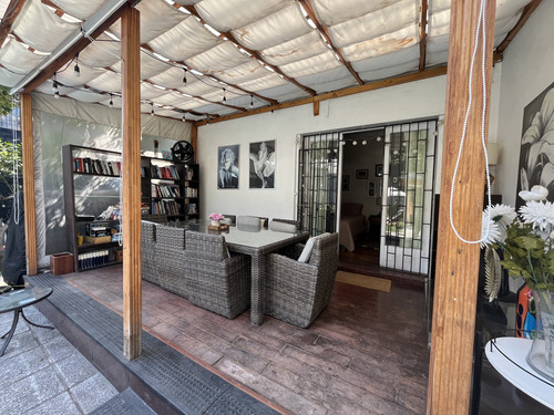 Se Vende Amplia Casa En Providencia