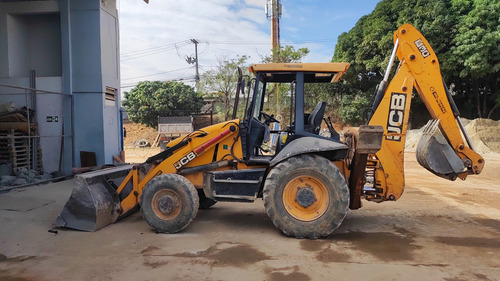 Retroescavadeira Jcb 3c Plus