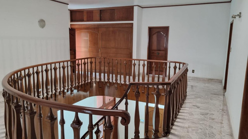 Residencia De Alta Plusvalía En El Corazón De Querétaro Con Uso De Suelo Mixto Inversión Garantiz...