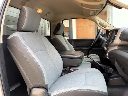 RAM 4000 5.7 Chasis Cabina Pl 4x2 Mt