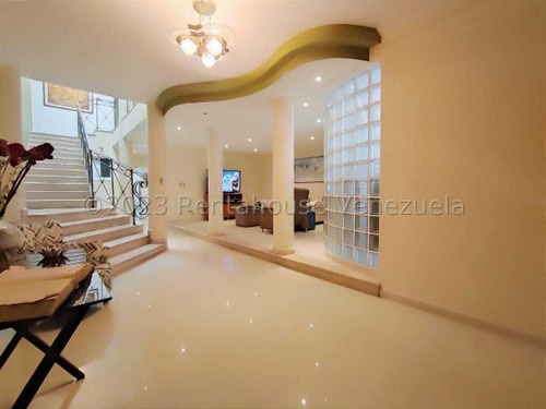 Casa En Venta Urbanizacion La Soledad Maracay Remodelada Pisos De Marmol Buena Ubicacion Zona Norte Kg:23-30429