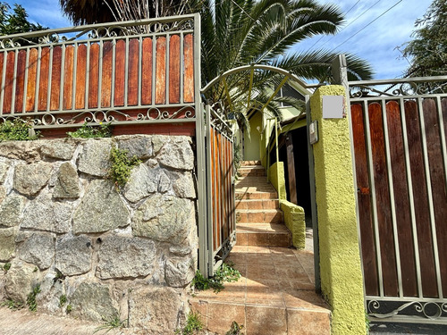 Amplia, Cómoda Y Soleada, 5 Dormitorios, 4 Baños, Sala Estar