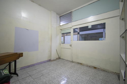 Venta De 2 Locales En Bloque En Galeria De Flores!!! - Excelente Ubicación - Flores