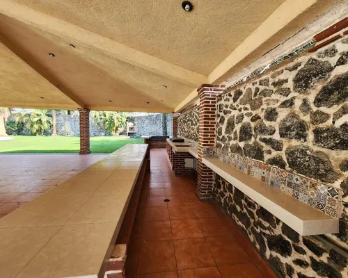 Casa Residencial Campestre Con Alberca Y Finos Acabados!