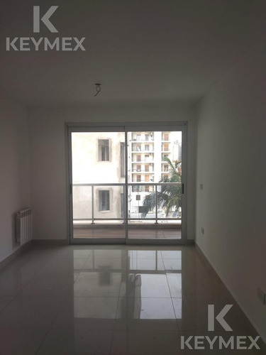 Departamento De Un Dormitorio Con Cochera En Centro De La Plata - Diagonal 77 Entre 8 Y 43