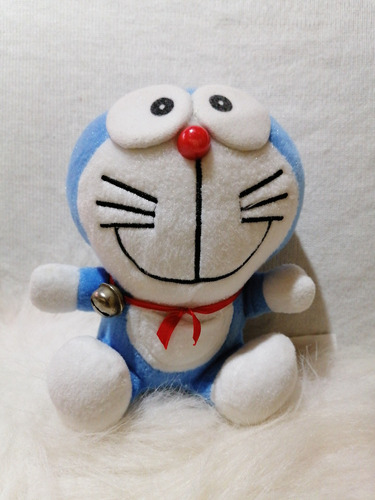 Peluche Doraemon Gato Cósmico 17 Cm. Sentado. 