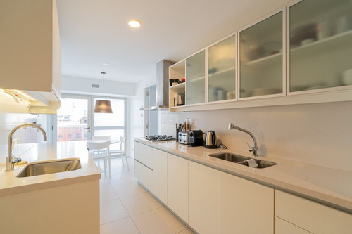 Venta 3 Ambientes Con Dependencia Y Cochera