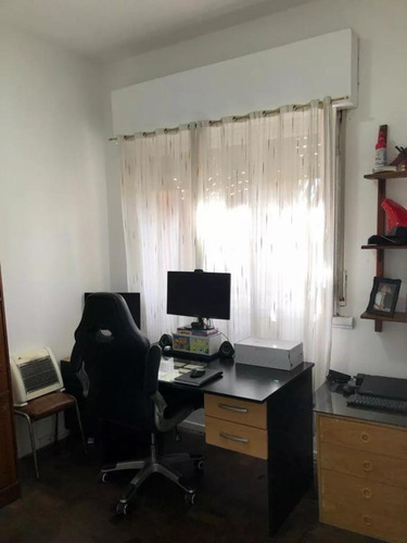 Casa En Venta - 2 Dormitorios 1 Baño - 200mts2 - Castelar