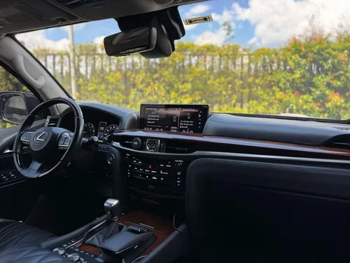 Lexus LX 5.7 570