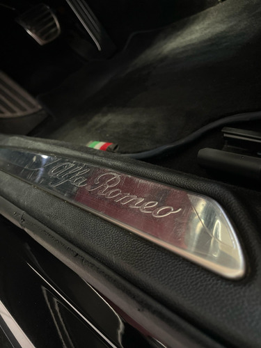 Alfa Romeo Giulia 2.0 Ti At