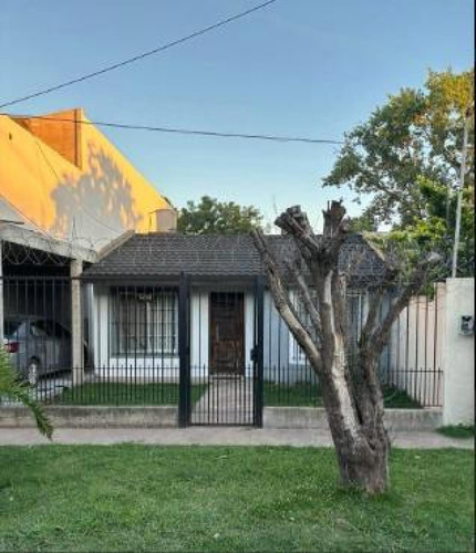 Casa En Venta - 2 Dormitorios 1 Baño - Cochera - 300mts2 - Moreno