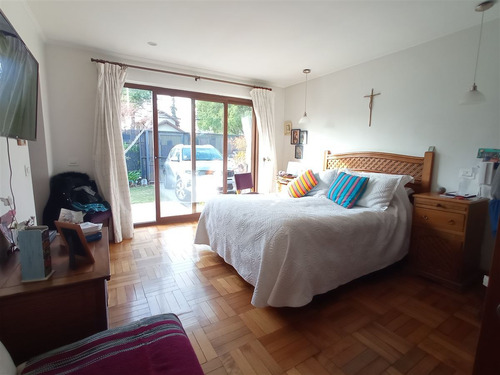 Casa En Venta De 4 Dorm. Latadia/manquehue/sebastian Elcano