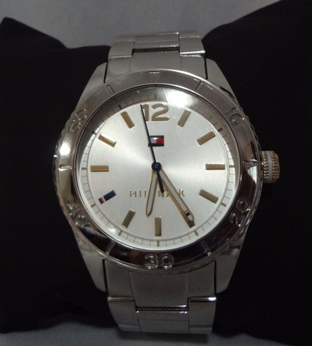 Tommy Hilfiger, Reloj Para Dama Acabado Cromado